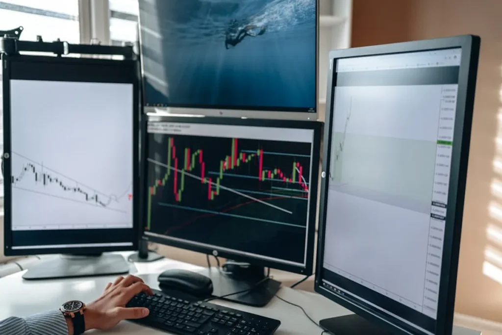 How to Monitor Competitor Rankings Without Manual Checks