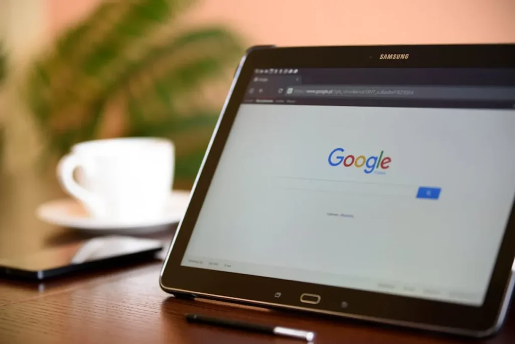 Search Engine Position Tracker: Track SERP Movement